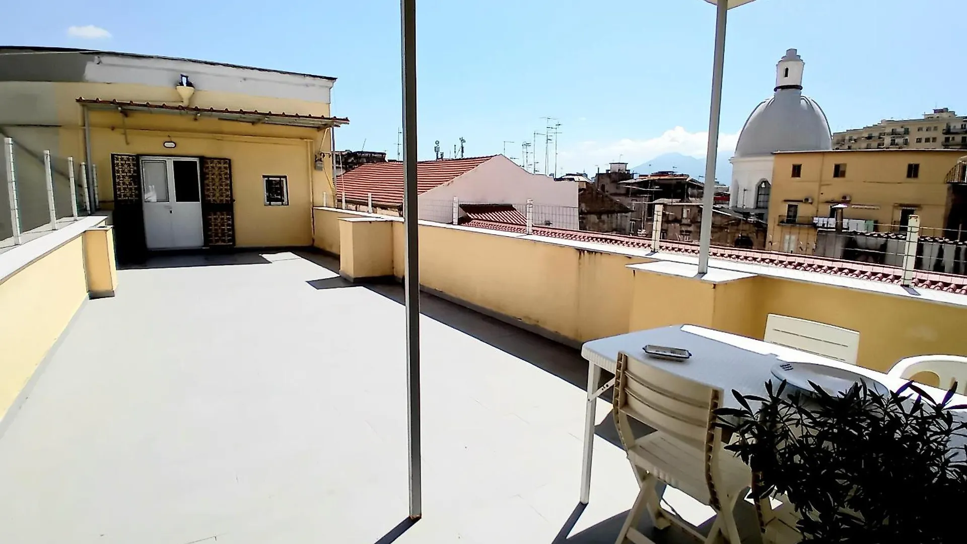 Salotto Vergini Centro Storico Apartment Naples Italy