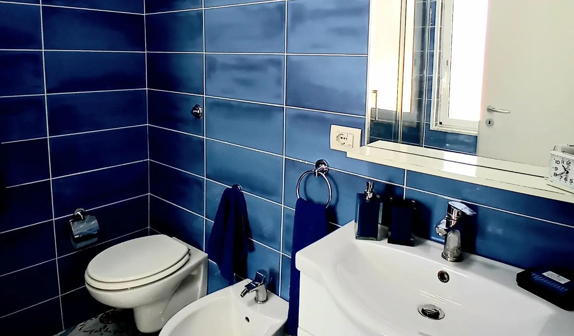 Salotto Vergini Centro Storico Apartment Naples Italy
